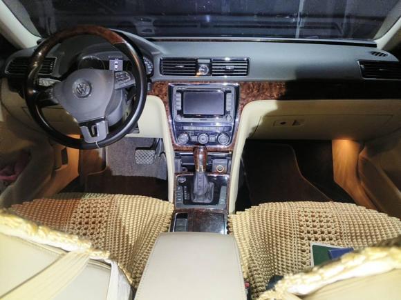 [成都·川A] 二手大众帕萨特2011款 3.0L V6 DSG旗舰尊享版