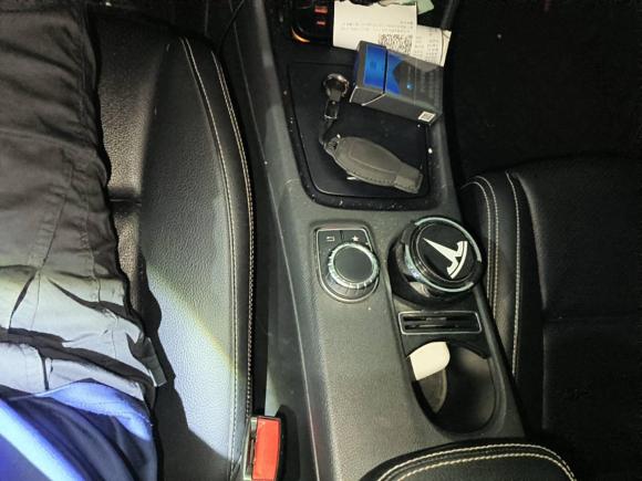 [上海·苏E] 二手奔驰奔驰GLA2016款 GLA 200 动感型