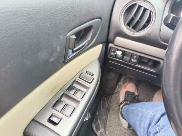 [广州·粤W] 二手马自达马自达62013款 2.0L 自动时尚型