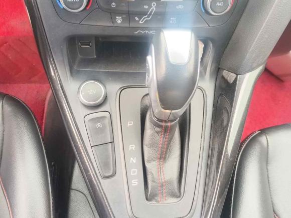 [成都·川G] 二手福特福克斯2017款 1.5T CTCC 白黑限量版