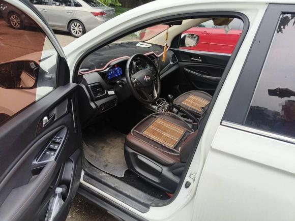 [广州·粤V] 二手长安欧尚长安欧尚A8002017款 1.6L 手动豪华型