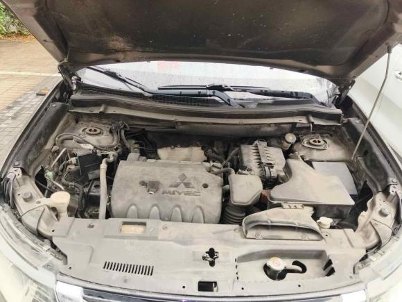 [深圳·鄂B] 二手三菱欧蓝德2018款 2.0L 两驱荣耀版 5座