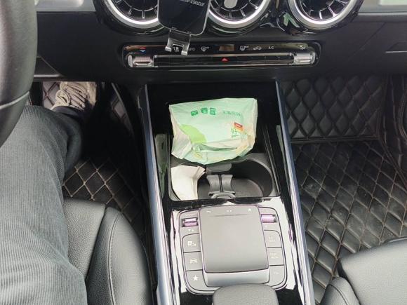 [深圳·粤B] 二手奔驰奔驰GLB2020款 GLB 180 动感型