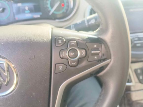 [上海·沪F] 二手别克君越2013款 2.4L SIDI领先舒适型