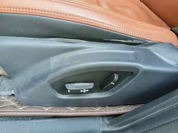 [武汉·鄂A] 二手沃尔沃沃尔沃S602015款 S60L T5 智驭版