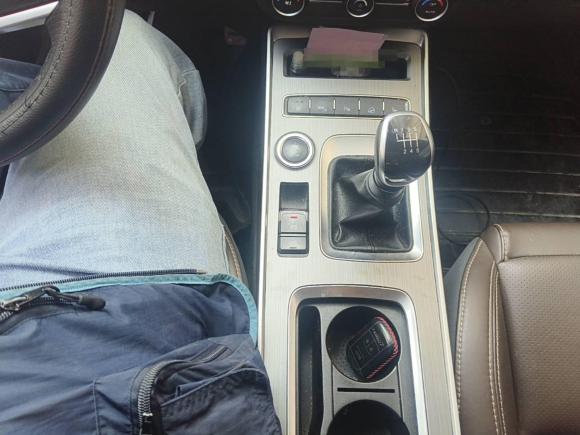 [上海·皖M] 二手奇瑞瑞虎72018款 1.5T 手动豪华版 国V