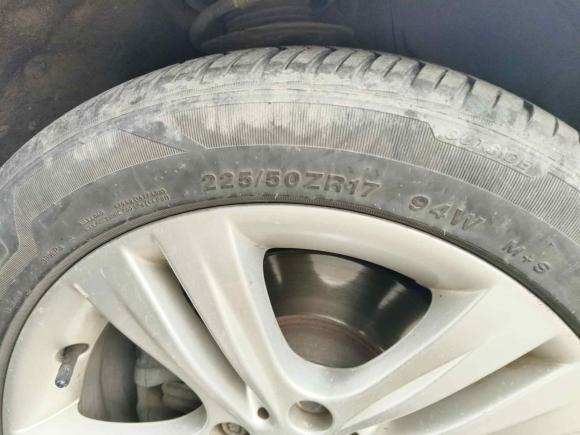 [青岛·鲁B] 二手宝马宝马3系2013款 316i 运动设计套装