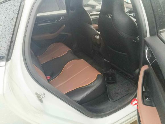 [广州·粤A] 二手比亚迪秦PLUS2021款 DM-i 120KM 尊贵型