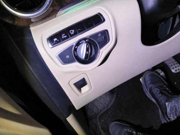 [上海·沪B] 二手奔驰奔驰V级2016款 V 260 L 尊贵加长版