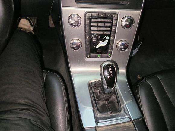 [武汉·鄂W] 二手沃尔沃沃尔沃S602015款 S60L 2.0T 智远版