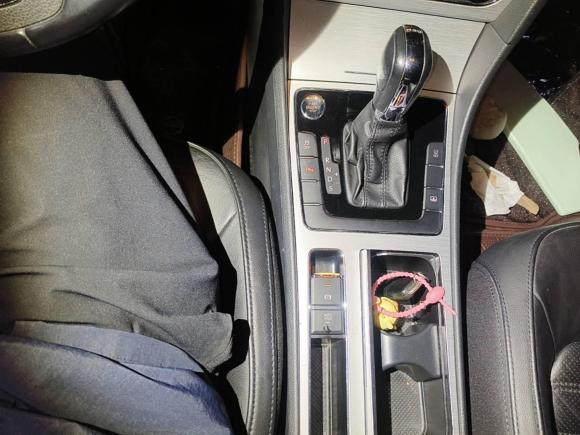 [广州·冀R] 二手大众帕萨特B42014款 1.8TSI DSG御尊版