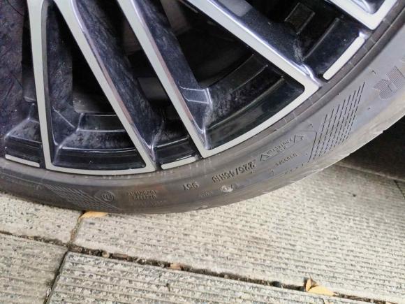 [武汉·鄂A] 二手奔驰奔驰C级2022款 C 260 L 运动版