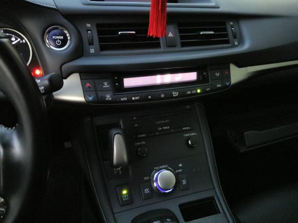 [南通·苏E] 二手雷克萨斯雷克萨斯CT2017款 CT200h 舒适版 单色 国VI