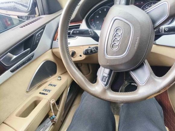 [上海·沪M] 二手奥迪奥迪A82011款 A8L 3.0 TFSI quattro尊贵型(245kW)
