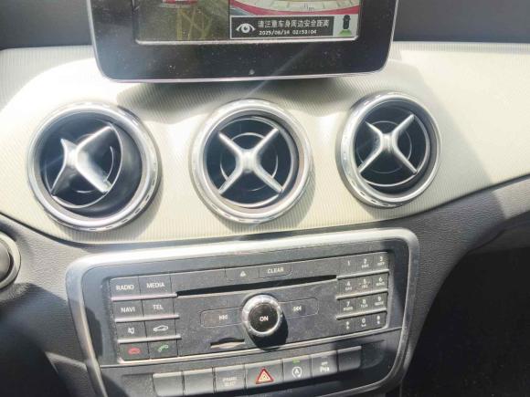 [上海·沪D] 二手奔驰奔驰GLA2016款 GLA 200 时尚型