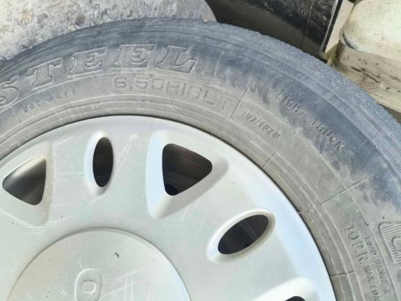 [无锡·苏D] 二手依维柯依维柯褒迪2017款 3.0T尊享A37客车高顶6-7座F1CE34818