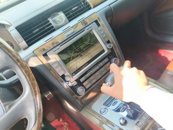 [青岛·鲁B] 二手大众辉腾2011款 3.6L V6 4座加长Individual版