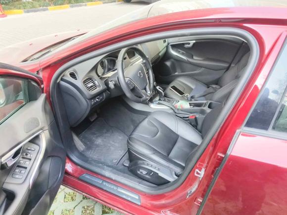 [上海·沪D] 二手沃尔沃沃尔沃V402017款 T3 智逸版