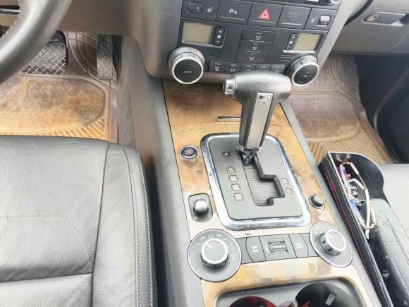 [成都·川A] 二手大众途锐2010款 3.6 限量顶配版