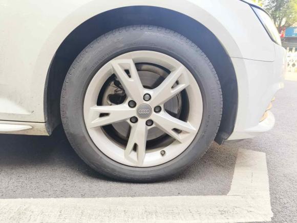 [上海·沪D] 二手奥迪奥迪A4L2017款 40 TFSI 时尚型