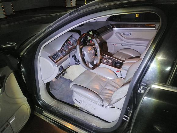 [济南·鲁A] 二手奥迪奥迪A82007款 A8L 3.2 FSI 豪华型