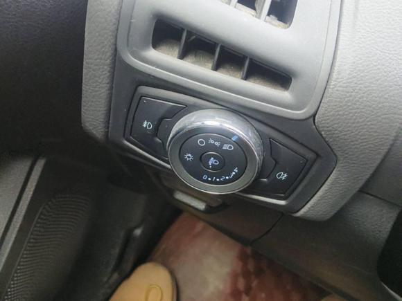 [常州·苏D] 二手福特福克斯2015款 两厢 1.6L 自动舒适型