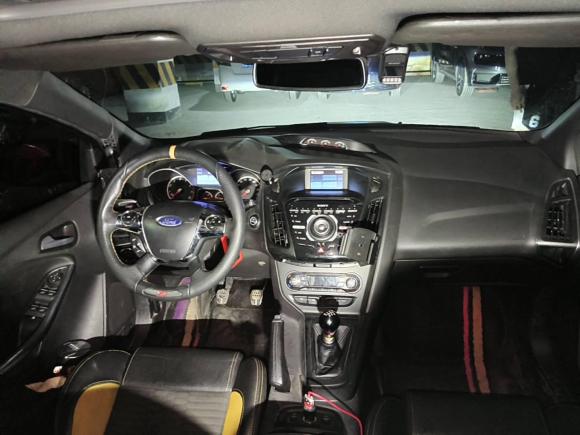 [成都·新A] 二手福特福克斯2013款 2.0T ST 橙色版