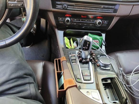 [青岛·鲁B] 二手宝马宝马5系2017款 525Li 豪华设计套装