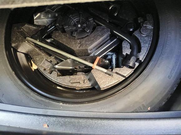 [上海·沪D] 二手沃尔沃沃尔沃V402017款 T3 智逸版