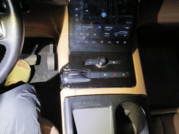 [成都·川A] 二手蔚来蔚来ES82020款 415KM 签名版 六座版