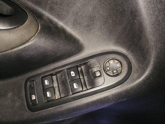 [武汉·鄂A] 二手雪铁龙爱丽舍2016款 1.6L 自动时尚型