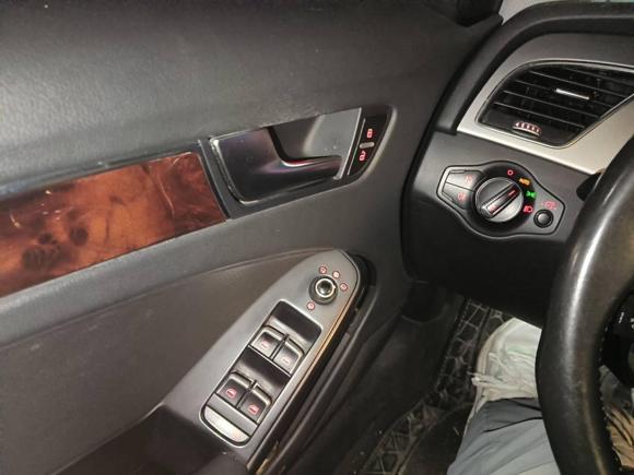 [武汉·鄂A] 二手奥迪奥迪A4L2015款 35 TFSI 自动舒适型