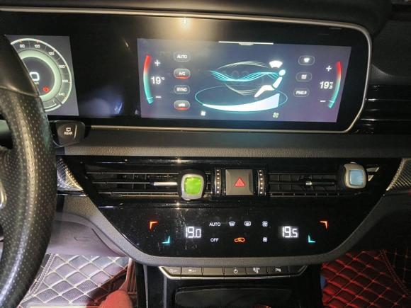 [上海·沪J] 二手红旗红旗HS52019款 2.0T 智联旗享四驱版