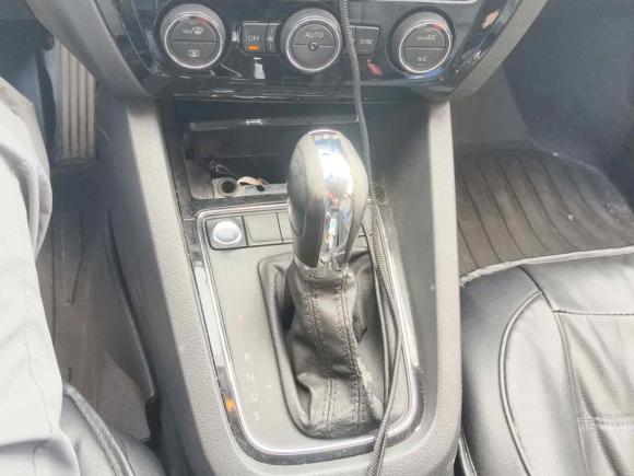 [青岛·鲁B] 二手大众速腾2015款 230TSI 自动豪华型