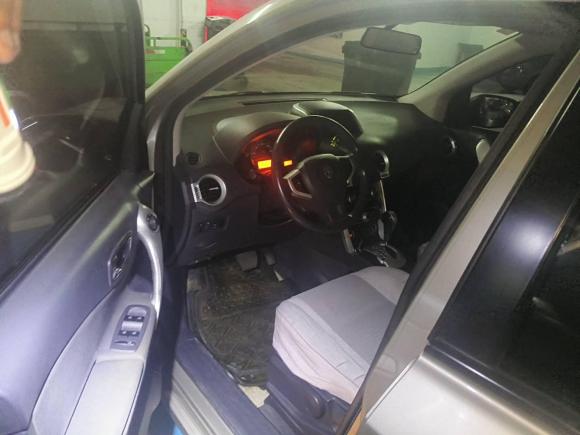 [深圳·粤B] 二手雷诺科雷傲2010款 2.5L 两驱时尚型