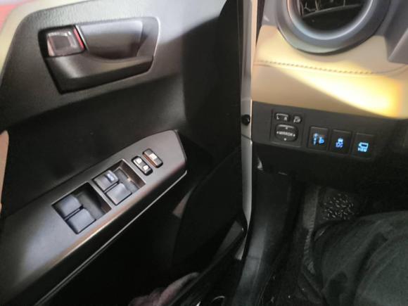 [广州·粤A] 二手丰田RAV4荣放2016款 2.0L CVT两驱风尚版 国V