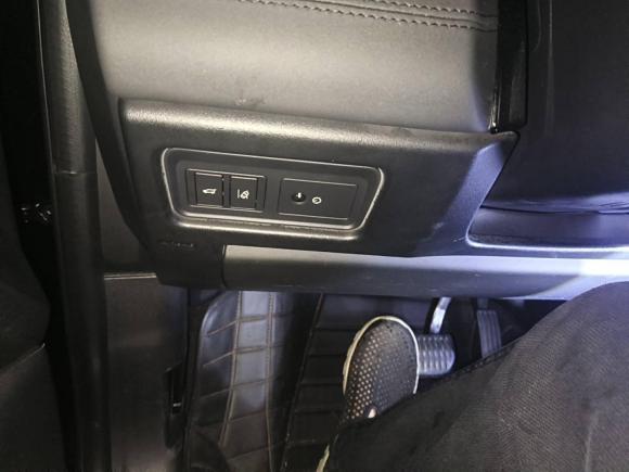 [广州·粤A] 二手路虎发现神行2018款 240PS SE版