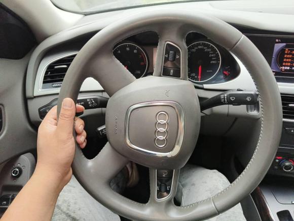 [芜湖·皖B] 二手奥迪奥迪A4L2012款 2.0 TFSI 自动技术型