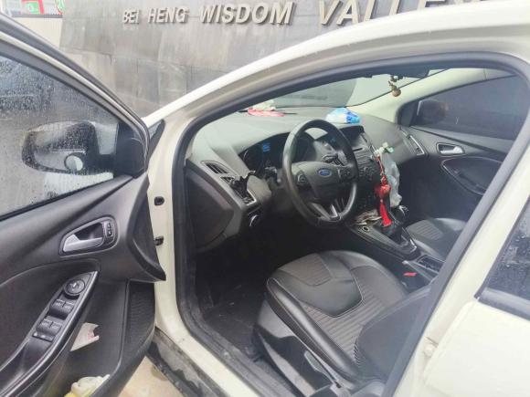 [常州·苏D] 二手福特福克斯2015款 三厢 1.6L 手动风尚型