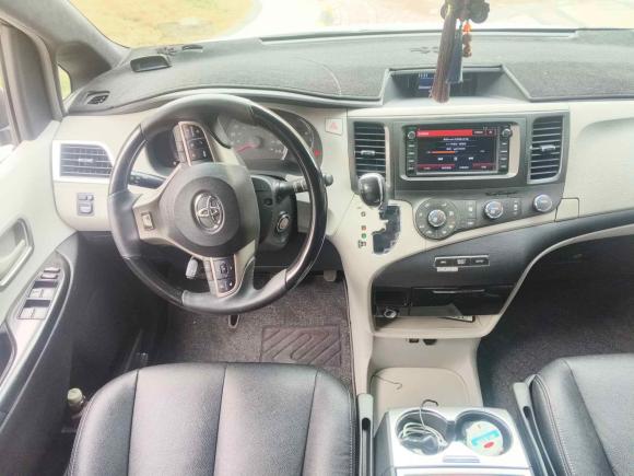 [南通·苏F] 二手丰田SIENNA2011款 2.7L 两驱自动型