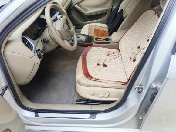 [上海·沪A] 二手奥迪奥迪A4L2009款 2.0 TFSI 标准型