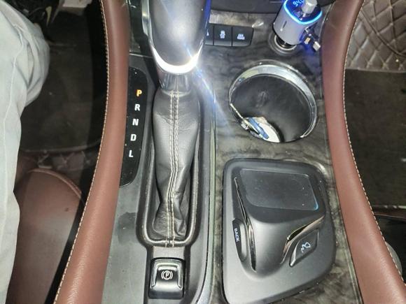 [广州·粤A] 二手别克昂科威Plus2014款 28T 四驱全能运动旗舰型