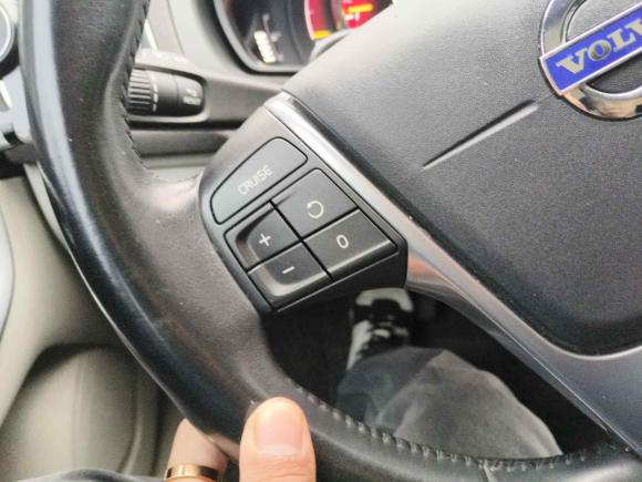 [杭州·浙A] 二手沃尔沃沃尔沃V402015款 1.6T 智逸版