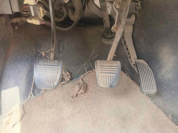 [青岛·鲁B] 二手金杯阁瑞斯2015款 2.0L经典版 标准型长轴7/9座