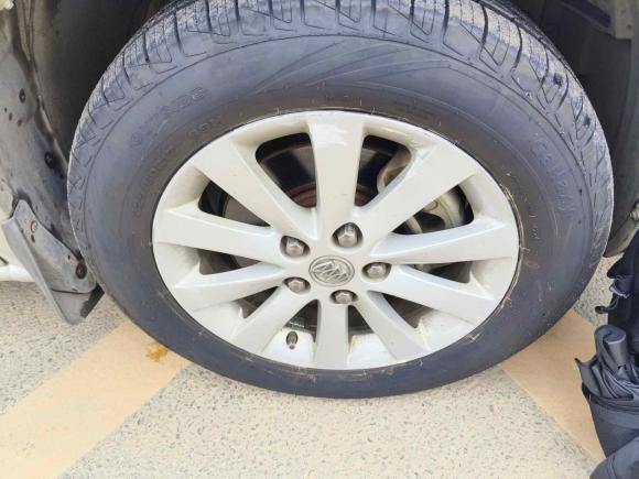 [深圳·粤B] 二手别克别克GL82014款 2.4L 经典版