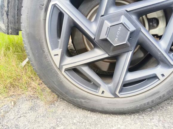 [苏州·苏E] 二手埃安AION V2023款 Plus 70 智享七座版 三元锂