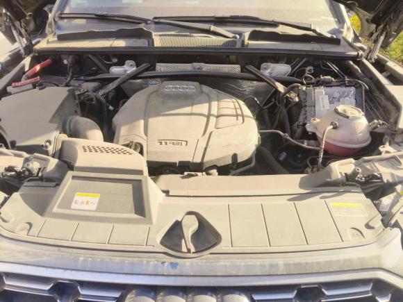 [上海·赣A] 二手奥迪奥迪Q5L2021款 45 TFSI 豪华动感型