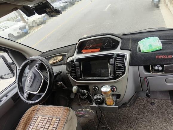 [上海·沪E] 二手上汽大通MAXUS新途V802021款 2.0T 手动经典城配王长轴中顶3座