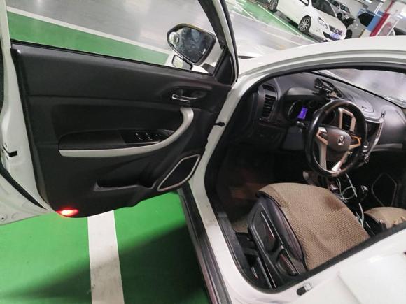 [上海·沪B] 二手长安长安CS352016款 1.6L 手动豪华型 国V