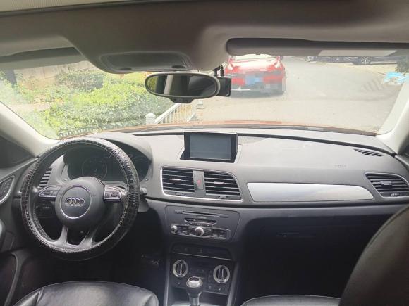 [济南·鲁A] 二手奥迪奥迪Q32015款 35 TFSI 舒适型